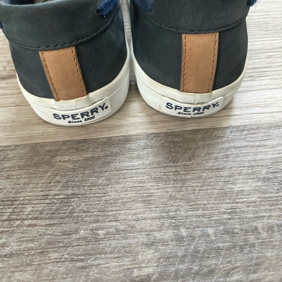 Sperry navy suede with tie and white sole boat shoe size 6 - Picture 4 of 9